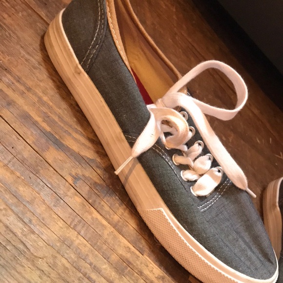 Gray sneakers | - Picture 2 of 2